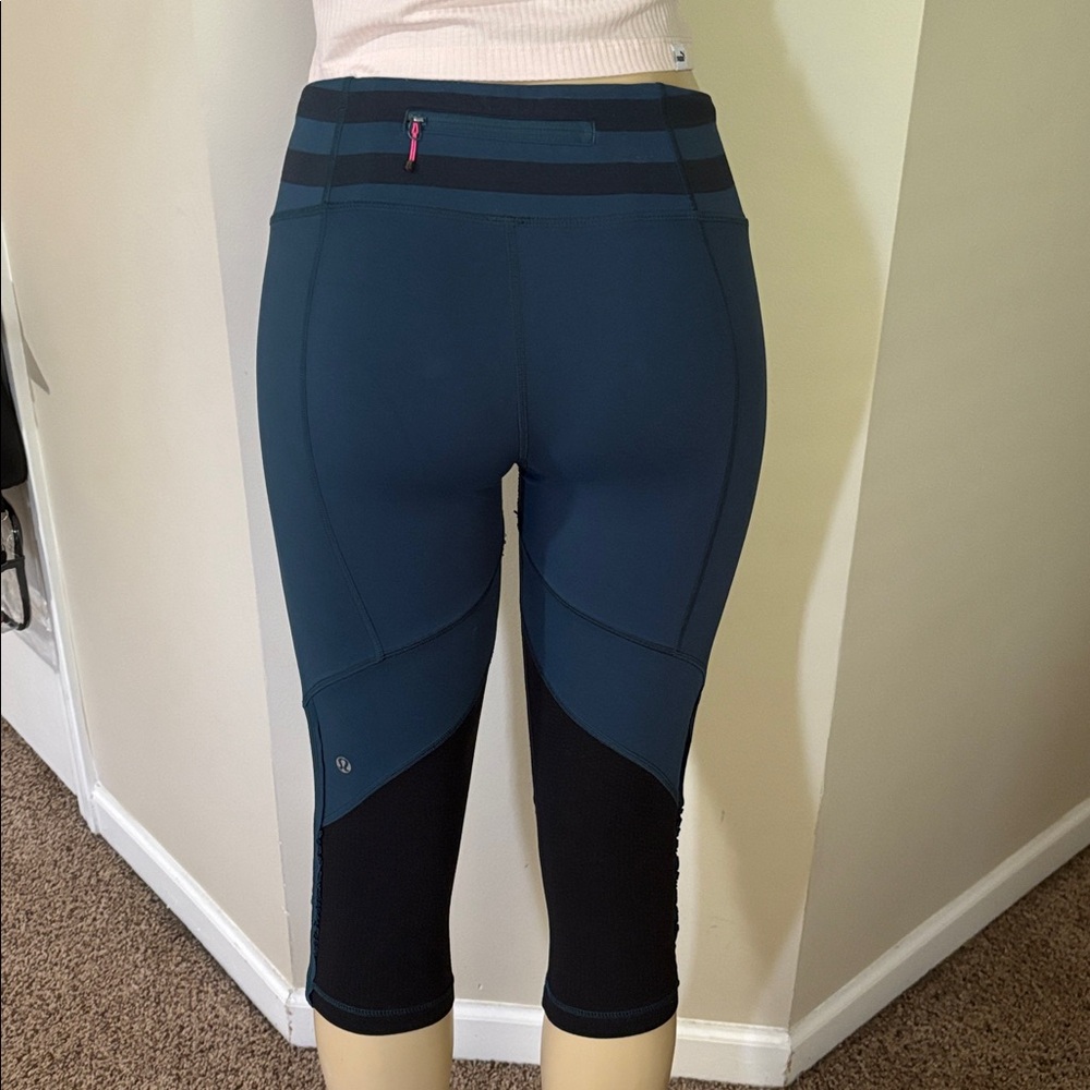 Lululemon Run: For Your Life Crop size 8 - Picture 10 of 12